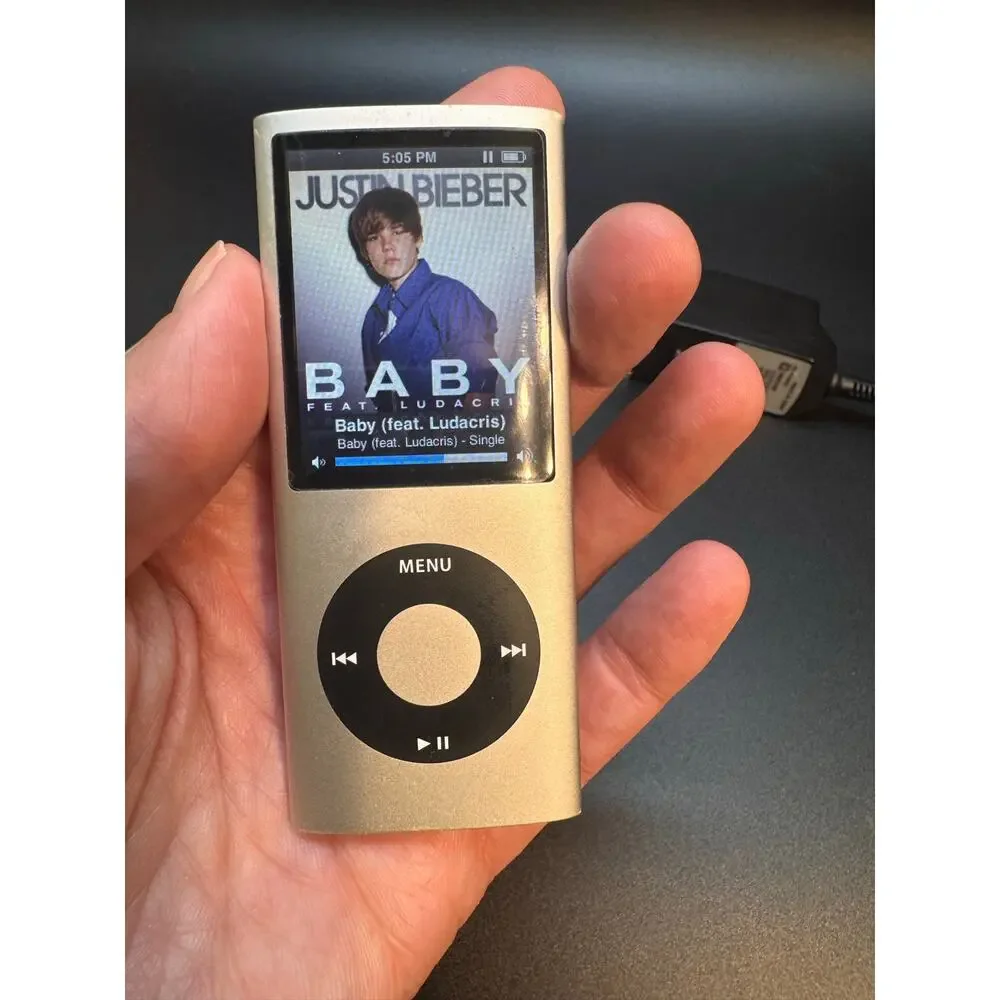 Apple iPod Nano 8GB model A1285 - works perfect